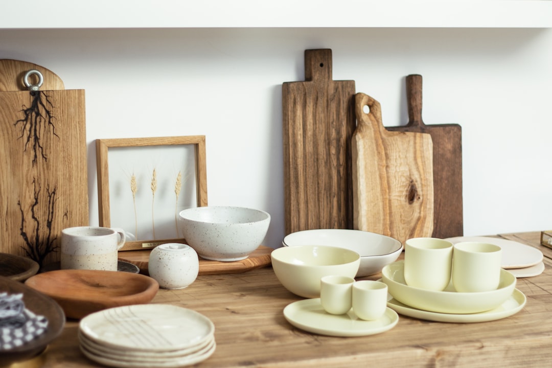 Keramiek muurdecor in moderne keuken. Keramiek muurdecor in moderne keuken.
